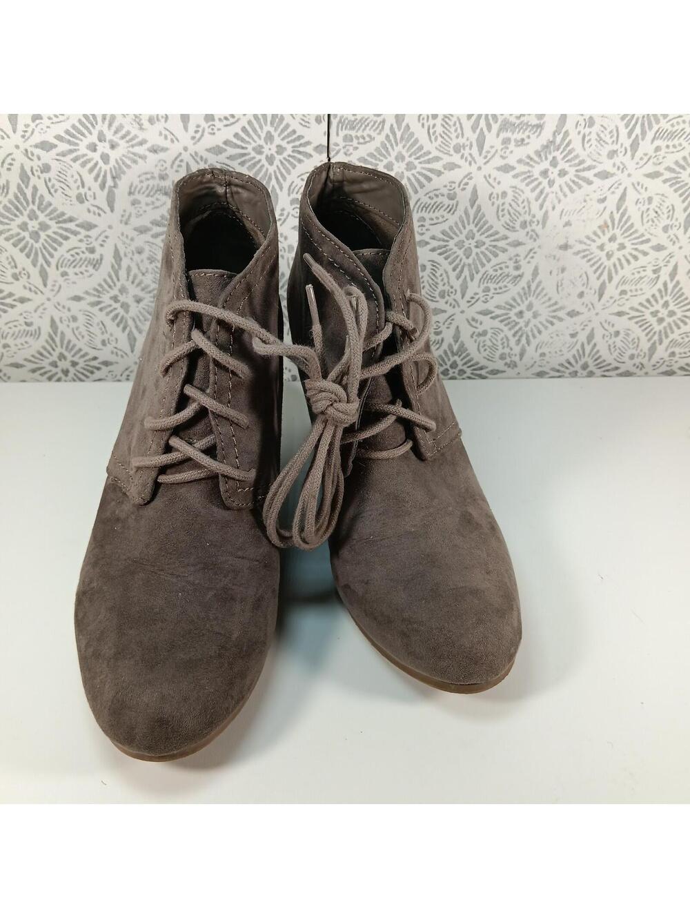 Arizona Jeans Women's Lace Up Ankle Booties, Size 6 M, Brown Suede, Wedge Heel